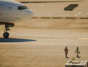 Highest Paying Airport Jobs Italy: Salaries for Ground Staff and Cabin Crew 2026